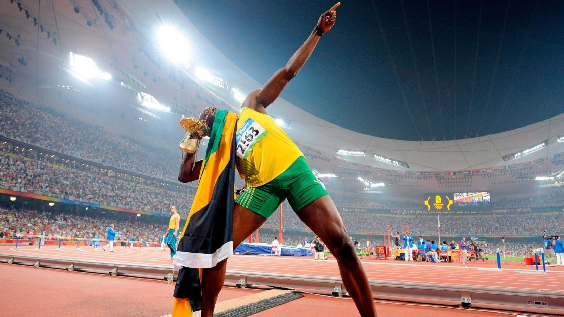 出色防守引发热议！，穆古鲁扎在湖人比赛中持续失利观众掌声雷动